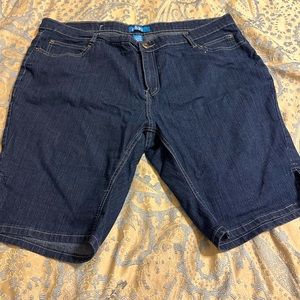 Dkin Denim Kin Dark Wash Jeans shorts. 18W